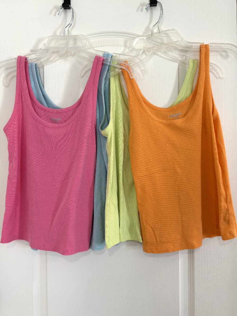Old Navy 4 PC First Layer Ribbed Scoop Neck Tank Top Size Large Petite